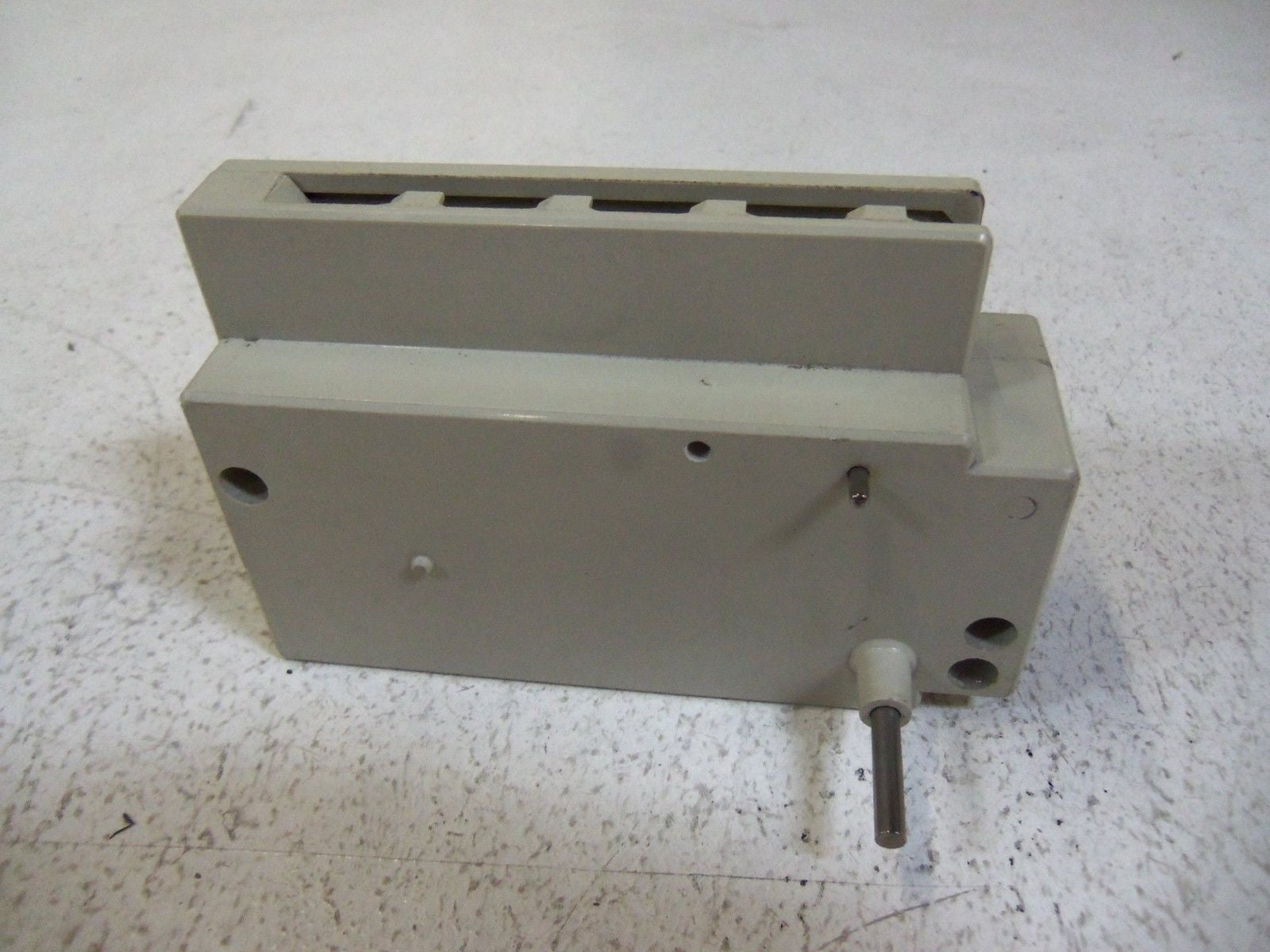 TELEMECANIQUE LA1-LC052F REMOTE RESET BLOCK *USED*
