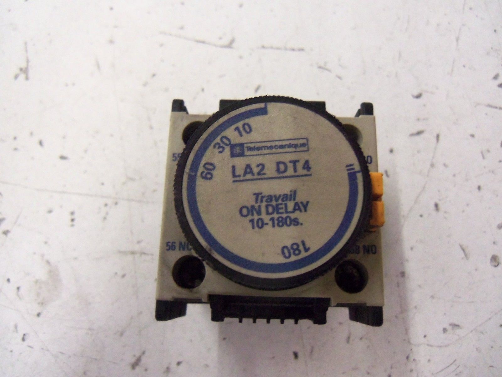 TELEMECANIQUE LA2-DT4 *USED*
