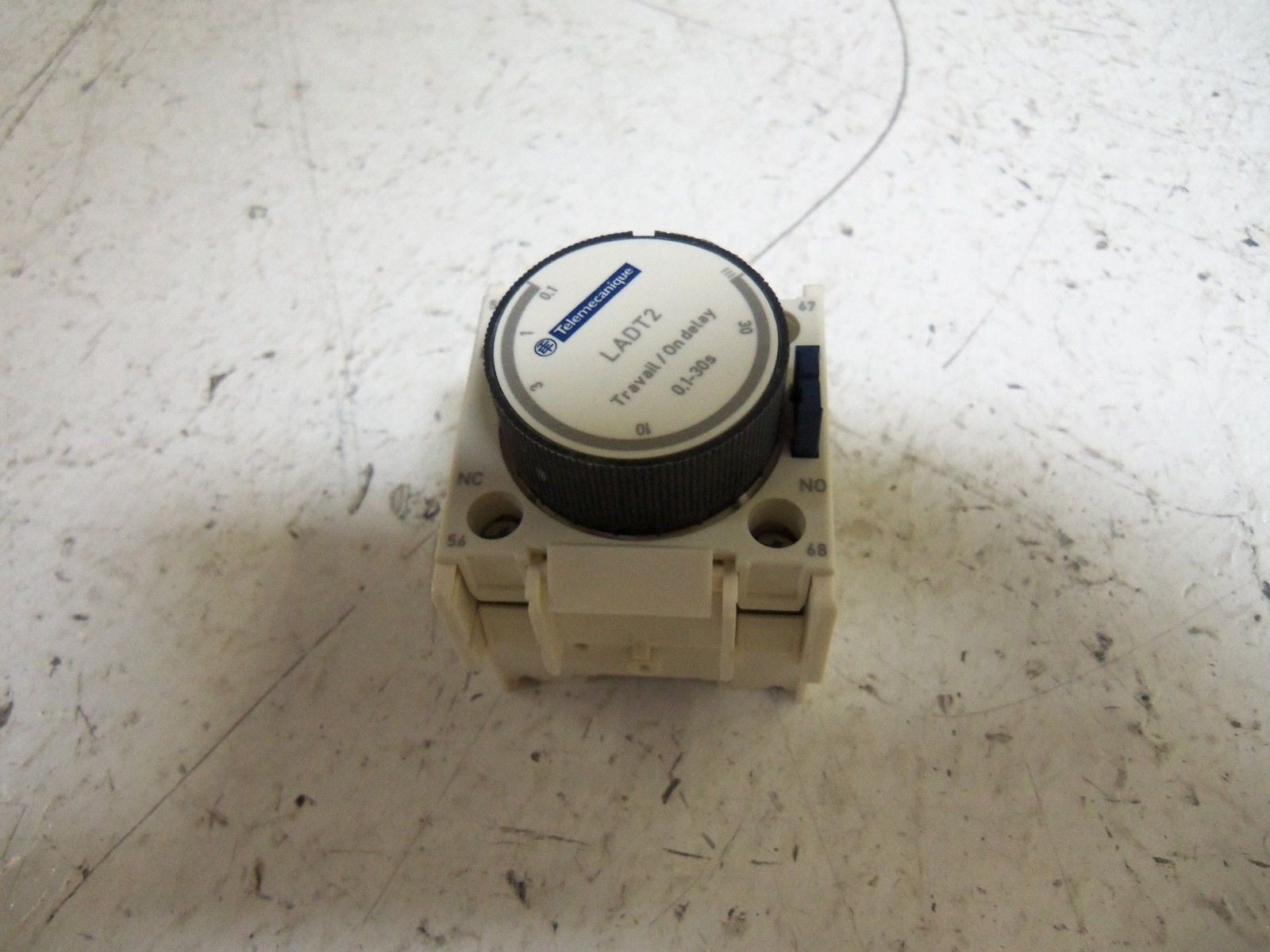 TELEMECANIQUE LADT2 CONTACTOR TIME DELAY *NEW IN BOX*