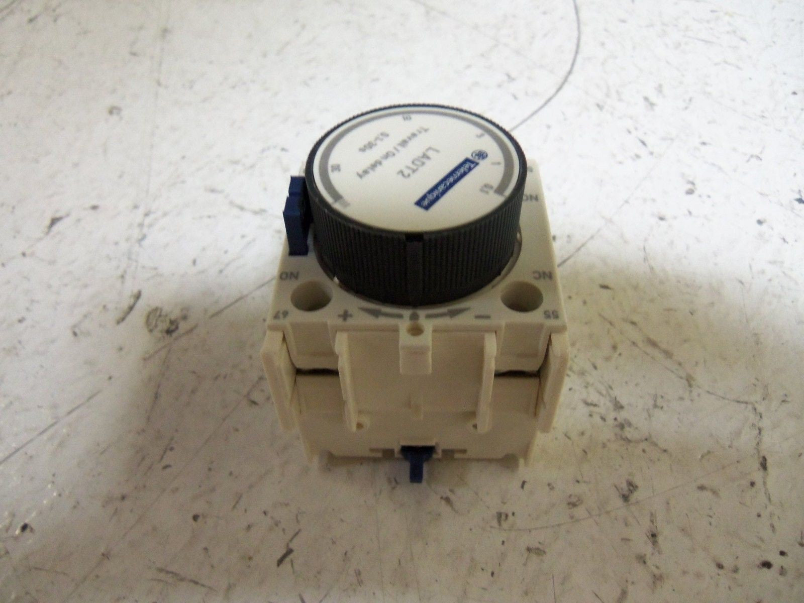 TELEMECANIQUE LADT2 CONTACTOR TIME DELAY *NEW IN BOX*