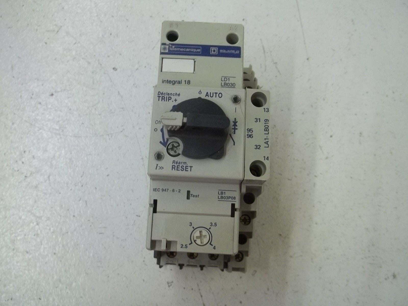 TELEMECANIQUE LD1 LB030P WITH LA1-LB19 *USED*