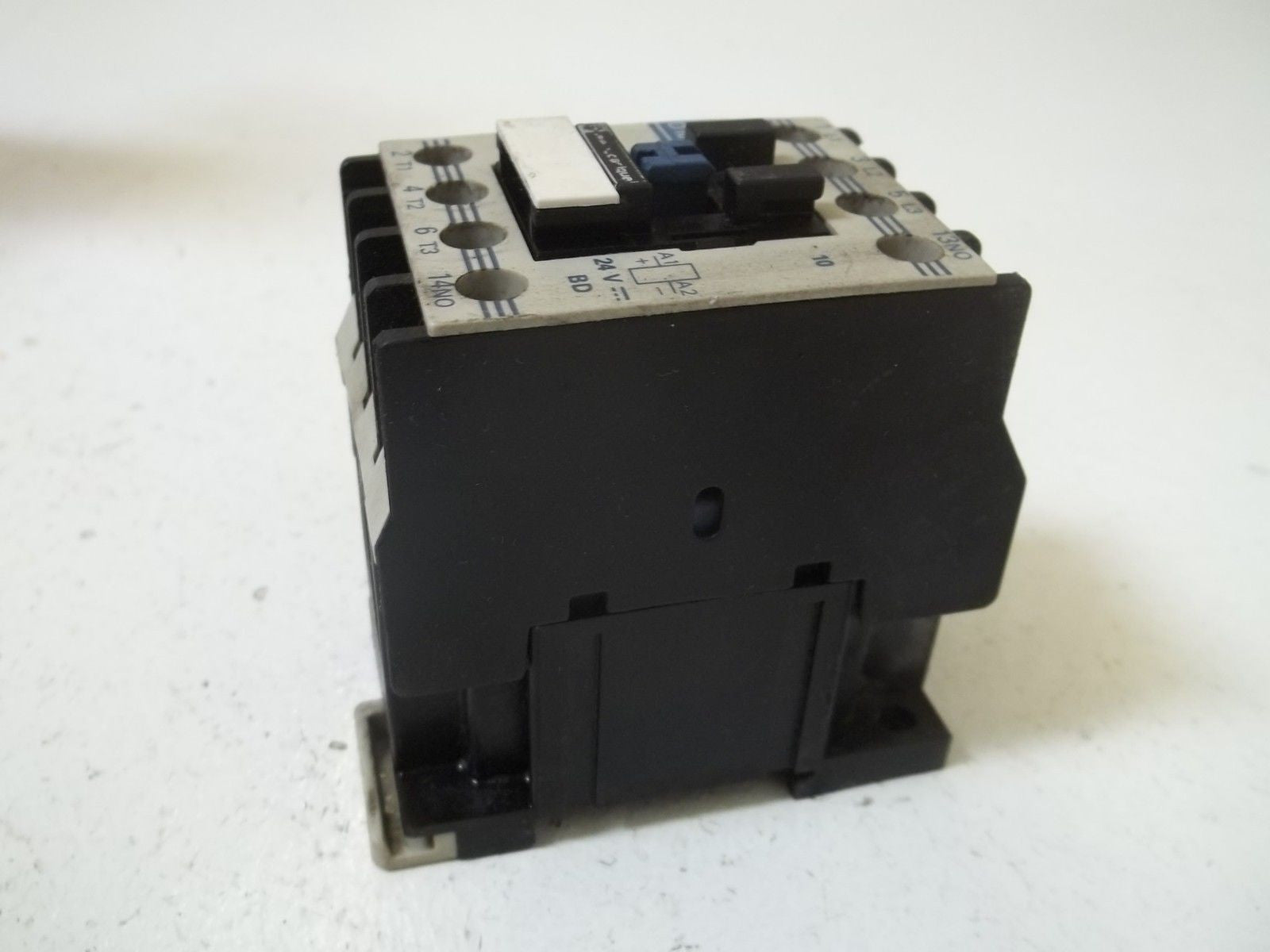 TELEMECANIQUE LP4D1810 CONTACTOR 24V *USED*
