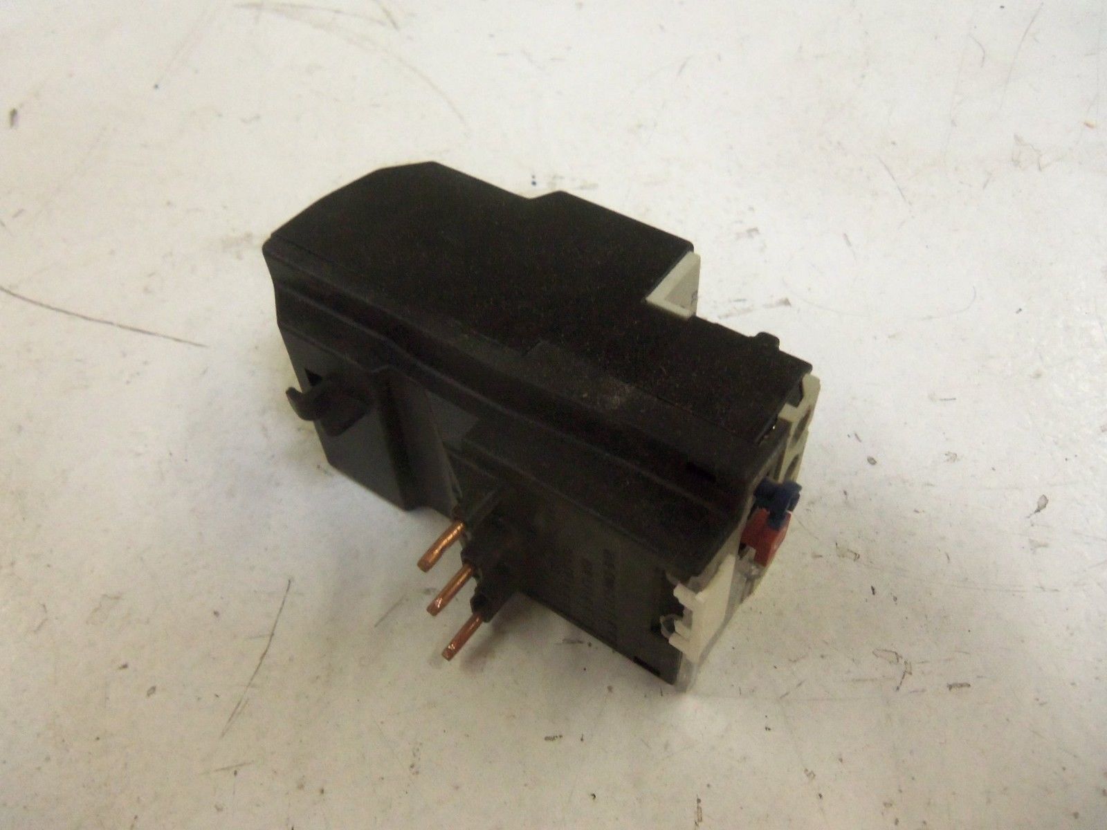 TELEMECANIQUE LR2D1321 OVERLOAD RELAY 12-18A *USED*