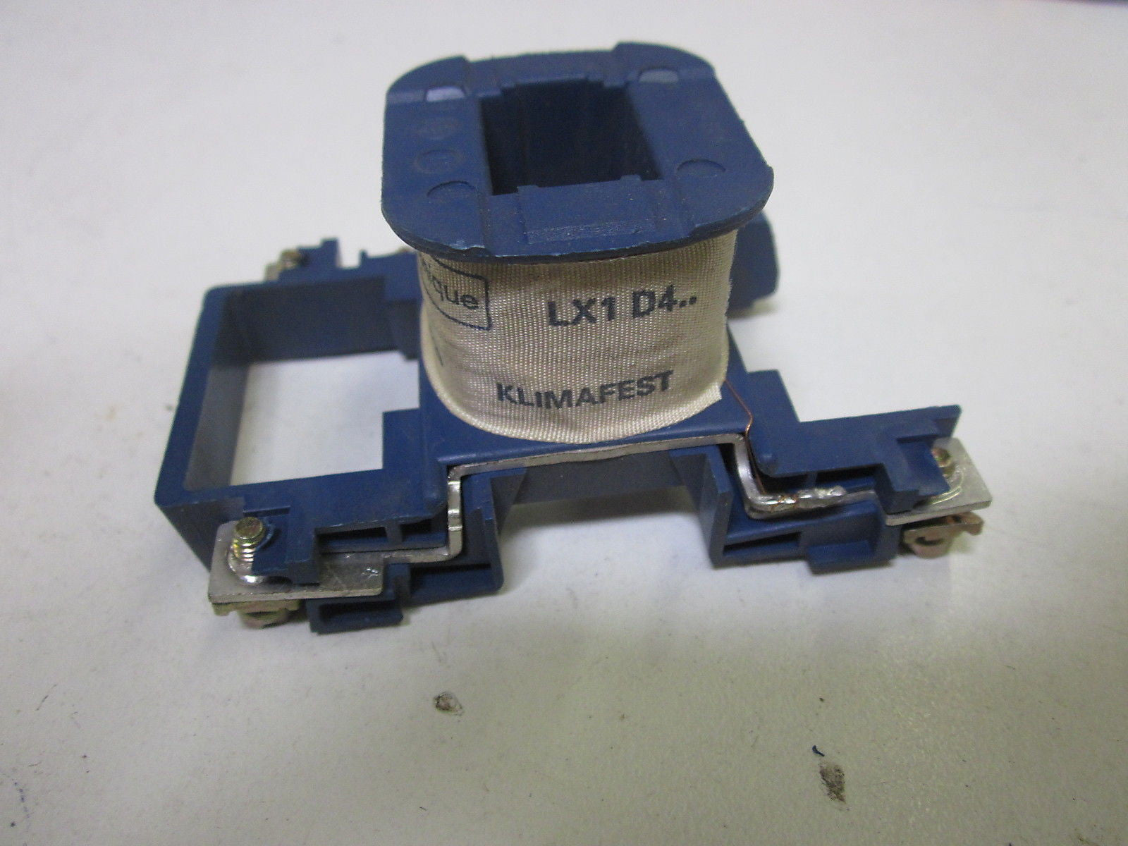 TELEMECANIQUE LX1D4.. 220V 60HZ M6 *NEW NO BOX*
