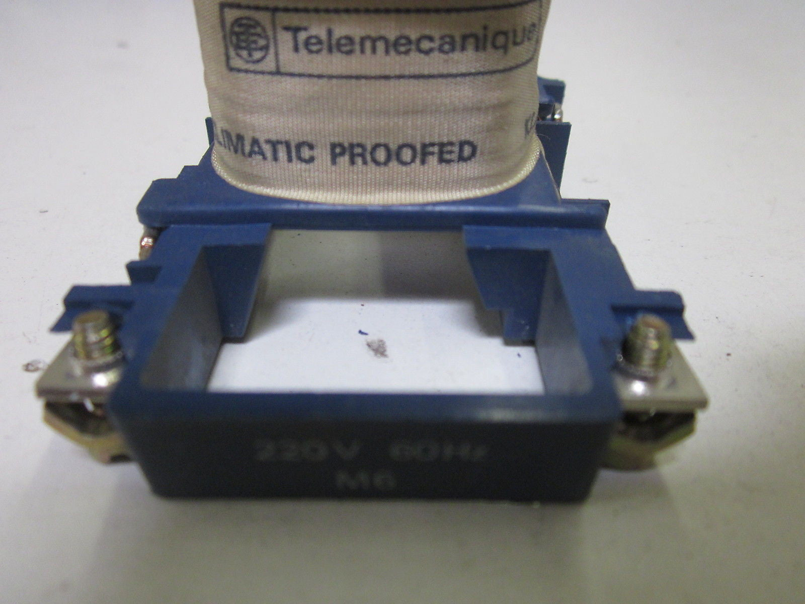 TELEMECANIQUE LX1D4.. 220V 60HZ M6 *NEW NO BOX*