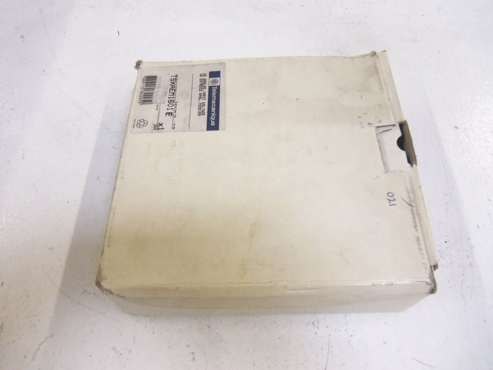 TELEMECANIQUE TSXAEM1601E *NEW IN BOX*