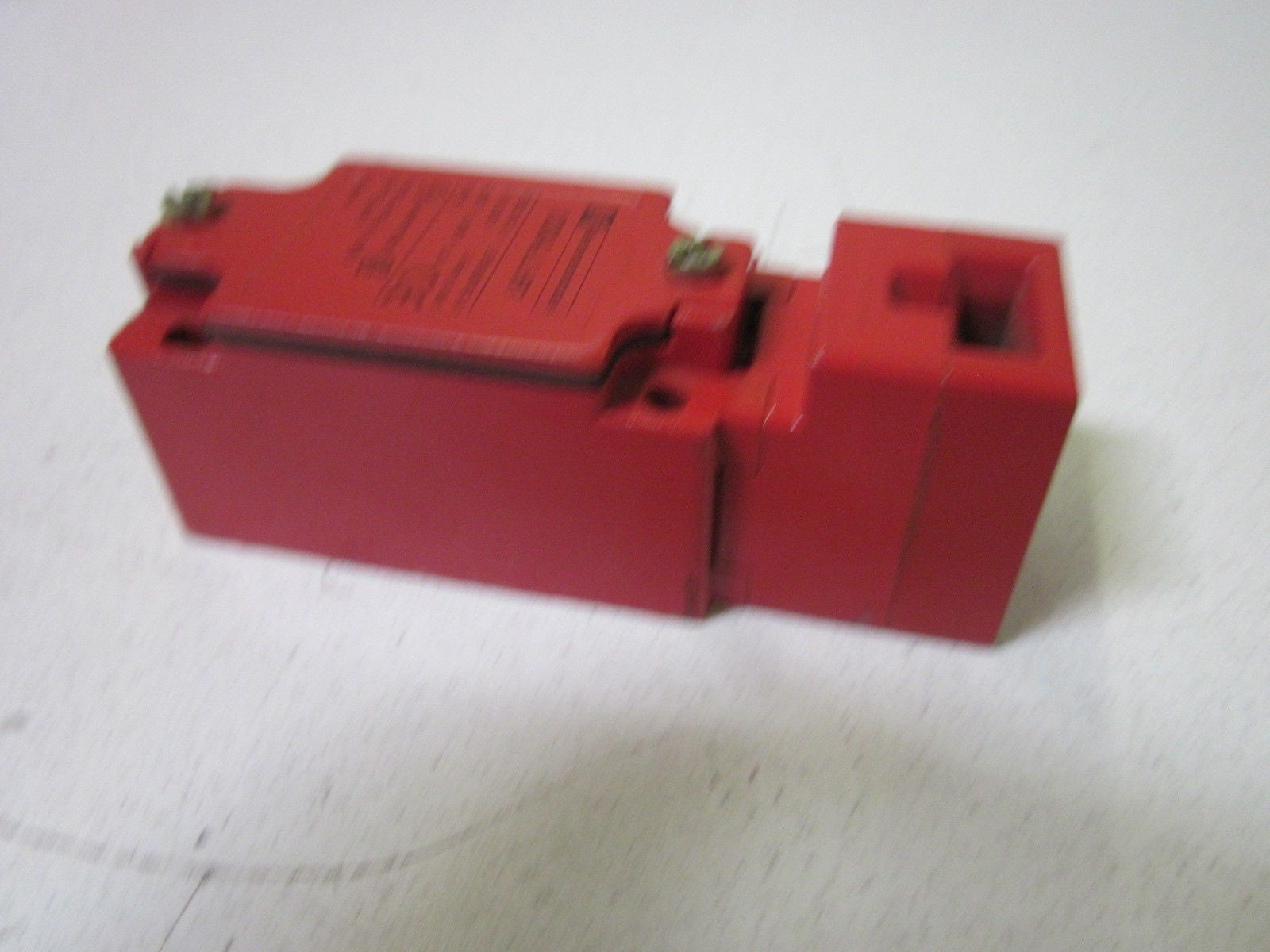 TELEMECANIQUE XCK-J5910H7 *NEW NO BOX*