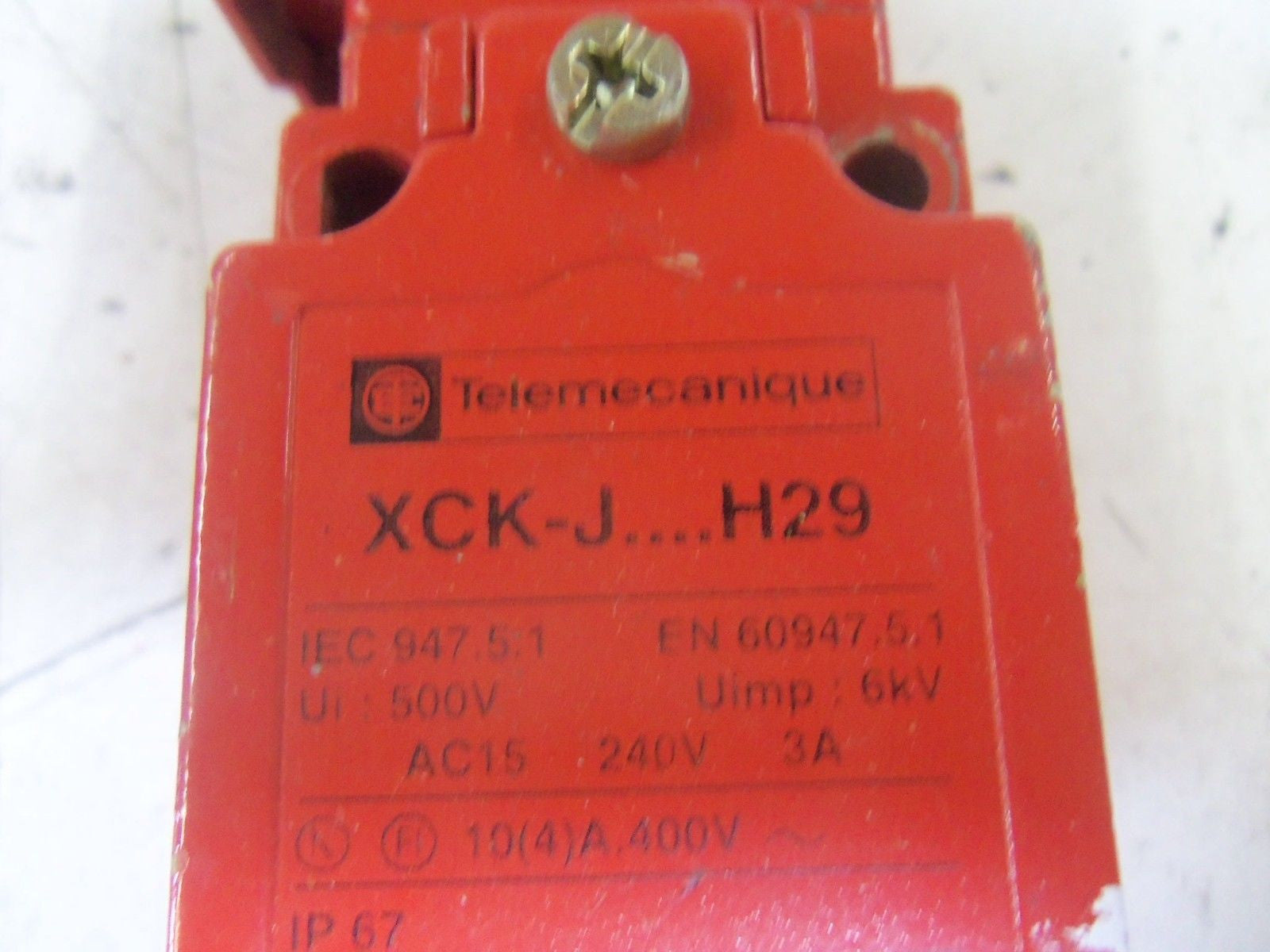 TELEMECANIQUE XCK-J59H29 *USED*