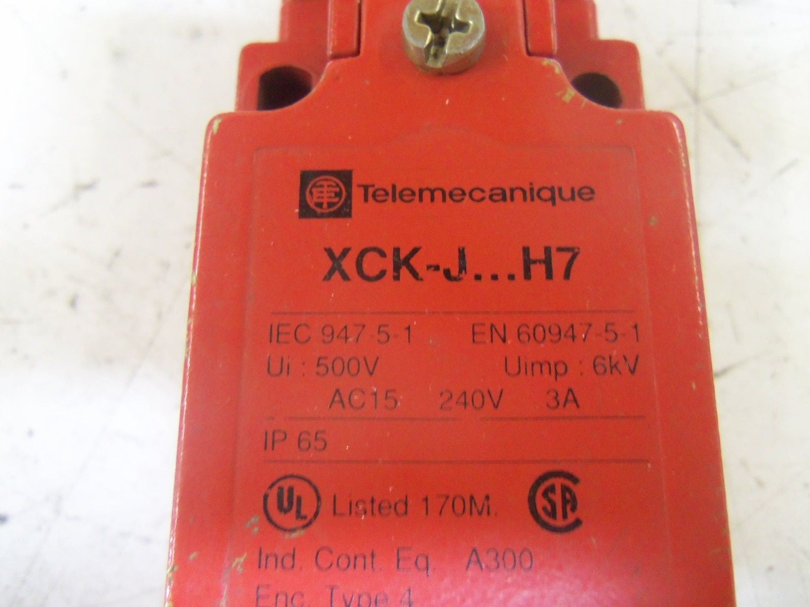 TELEMECANIQUE XCK-J5910H7 *USED*