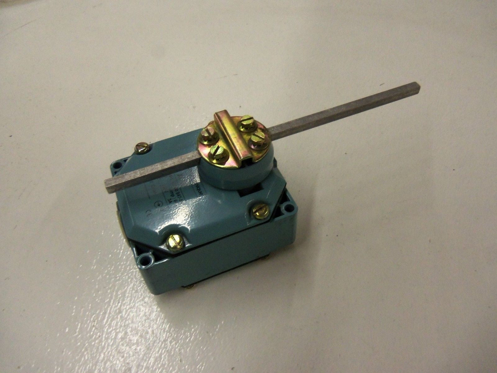 TELEMECANIQUE XCR *NEW NO BOX*