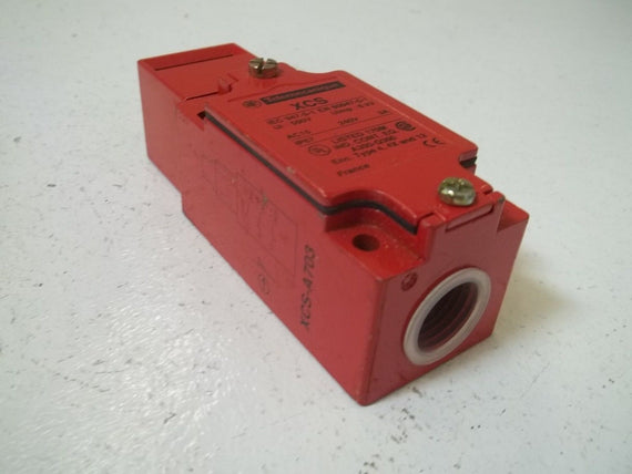 TELEMECANIQUE XCS-A703 SAFETY LIMIT SWITCH *USED*