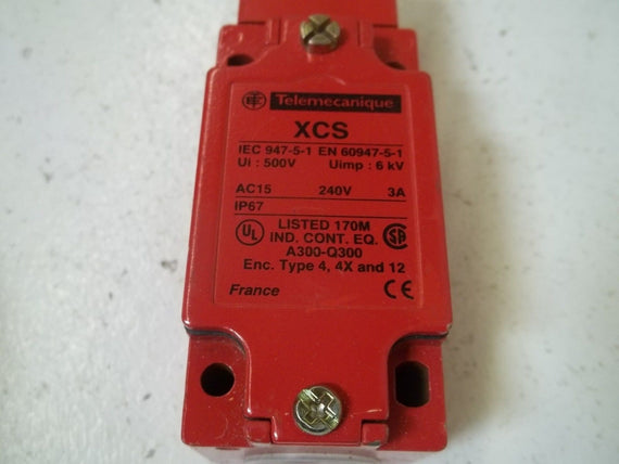 TELEMECANIQUE XCS-A703 SAFETY LIMIT SWITCH *USED*
