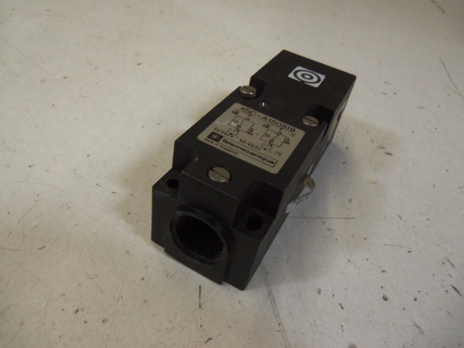 TELEMECANIQUE XCS-A150519 *USED*