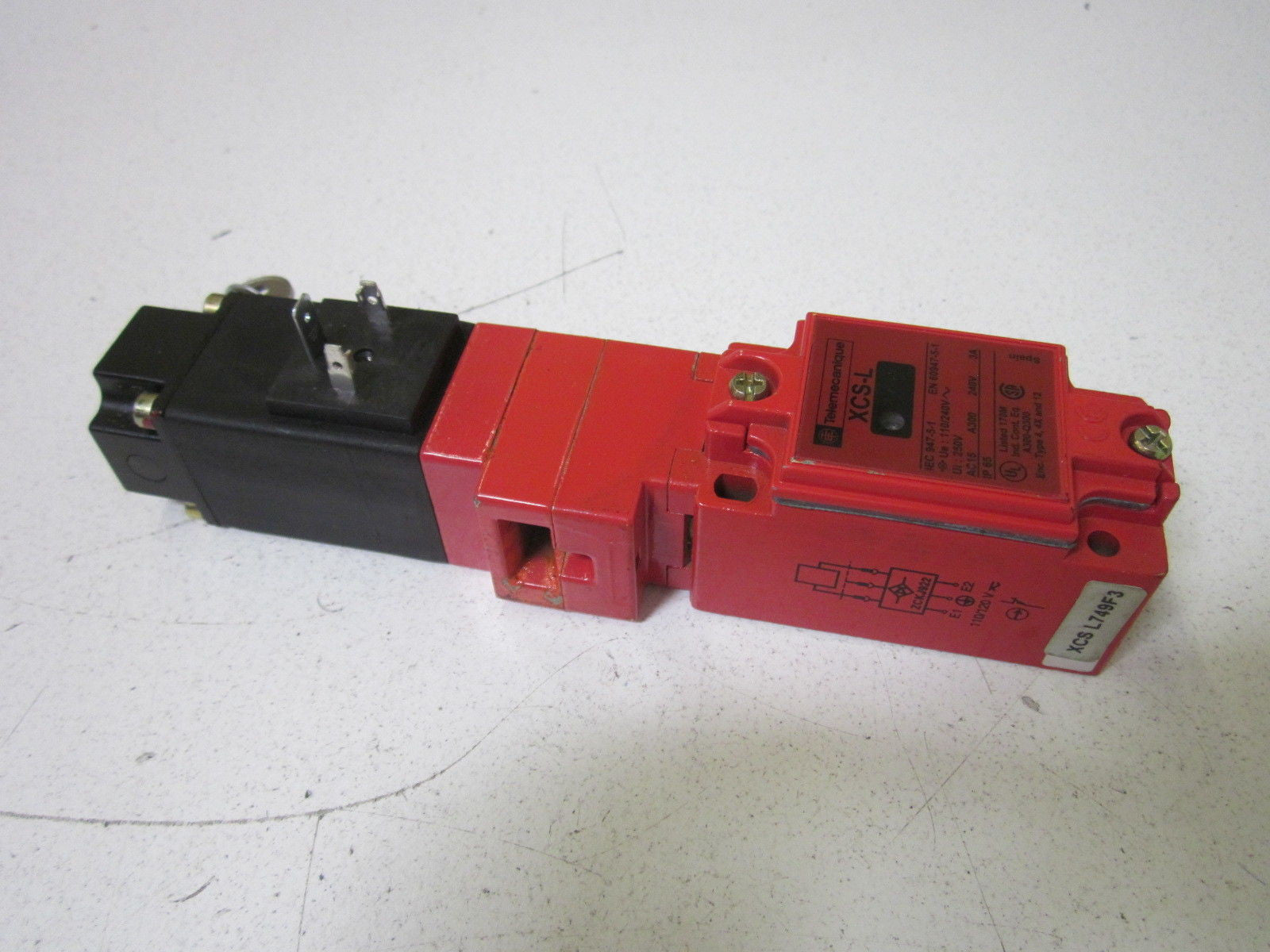 TELEMECANIQUE XCS-L749F3 *NEW NO BOX*