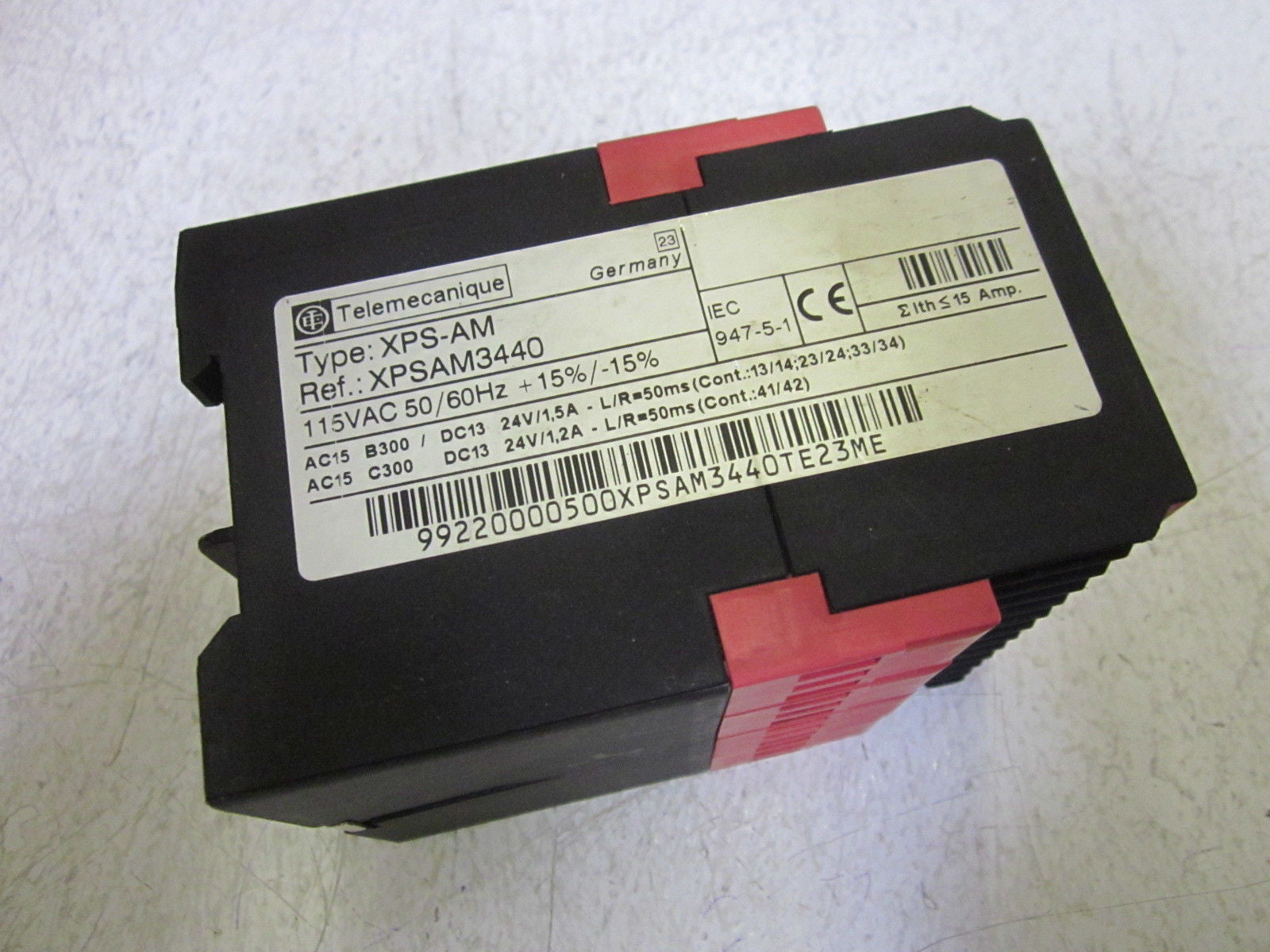 TELEMECANIQUE XPS-AM3440 SAFETY RELAY 115VAC *USED*