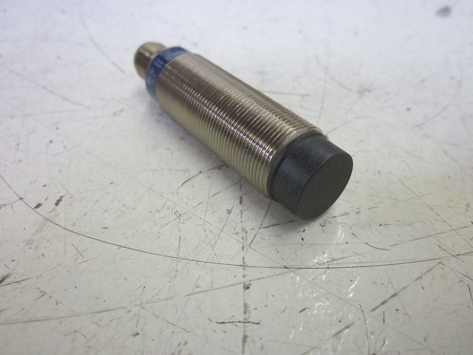 TELEMECANIQUE XS2M18PA370D PROXIMITY SWITCH *USED*