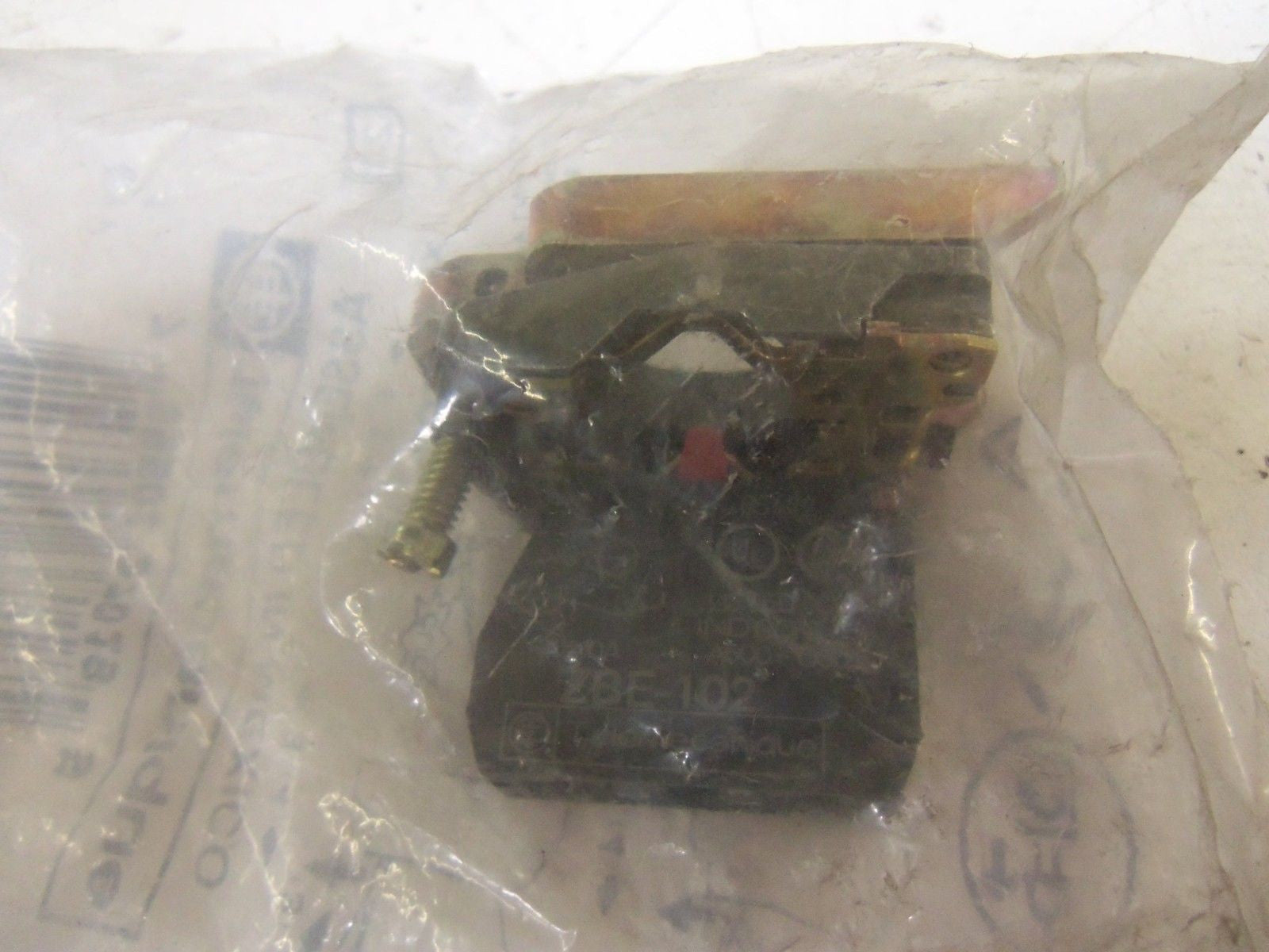 TELEMECANIQUE ZB4BZ102 *NEW IN FACTORY BAG*