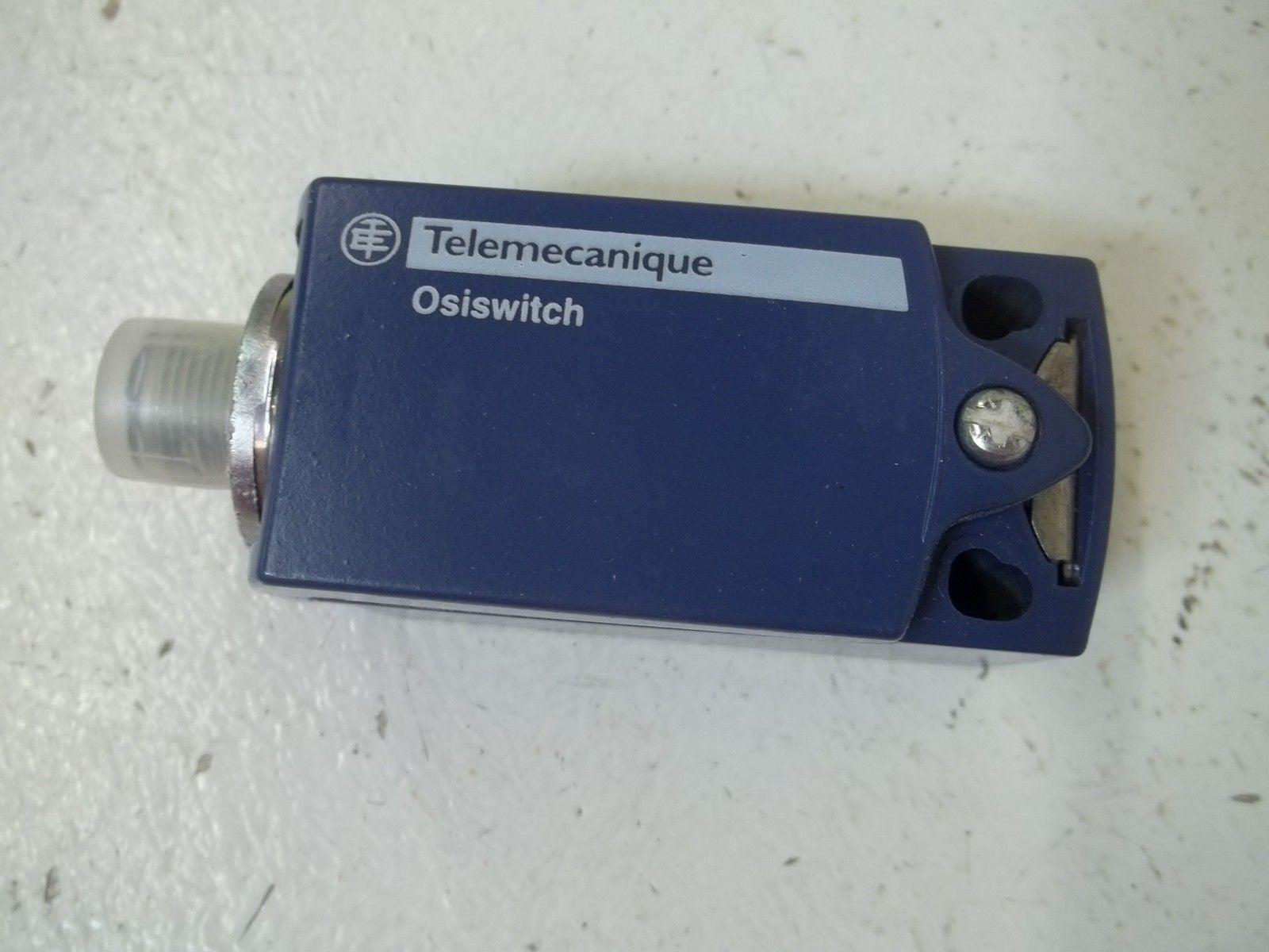 TELEMECANIQUE ZCD29M12 LIMIT SWITCH *NEW IN BOX*
