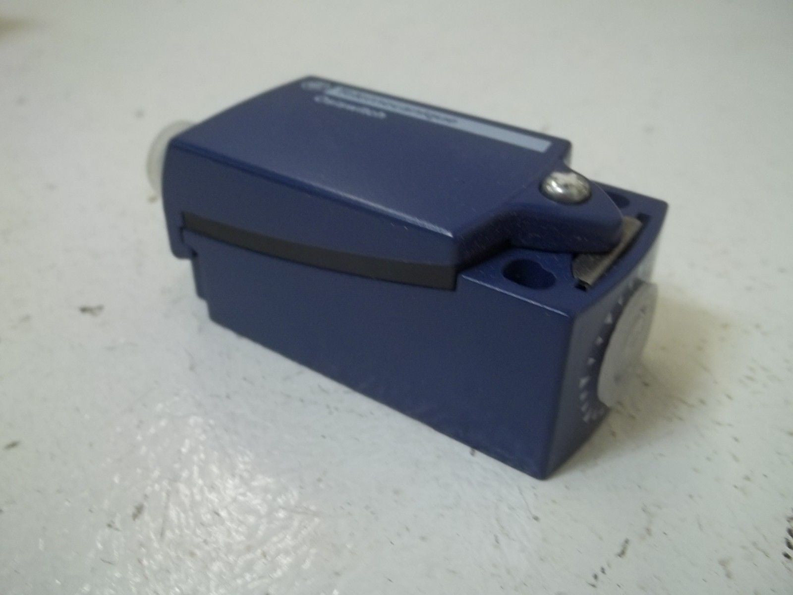 TELEMECANIQUE ZCD29M12 LIMIT SWITCH *NEW IN BOX*