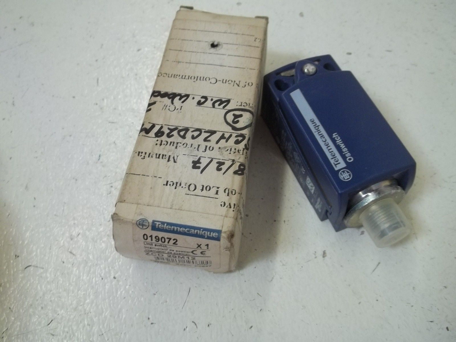 TELEMECANIQUE ZCD29M12 LIMIT SWITCH *NEW IN BOX*