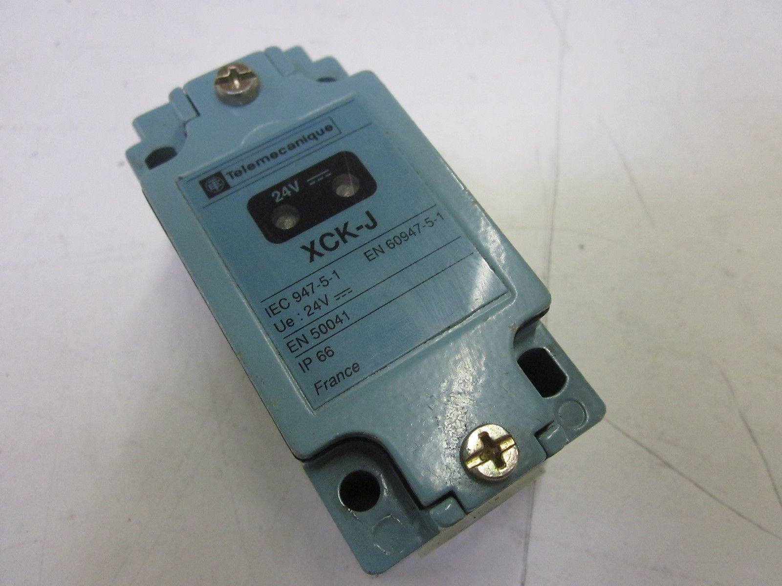 TELEMECANIQUE ZCK-J121 *NEW NO BOX*