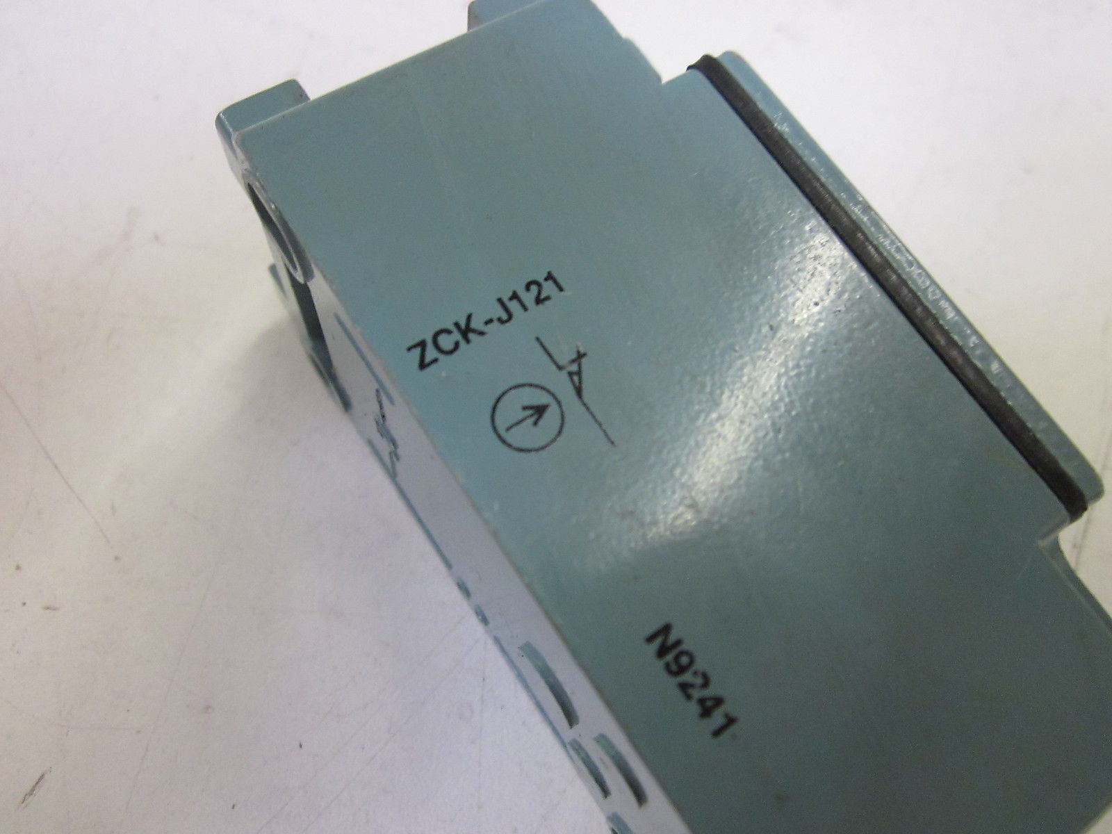 TELEMECANIQUE ZCK-J121 *NEW NO BOX*