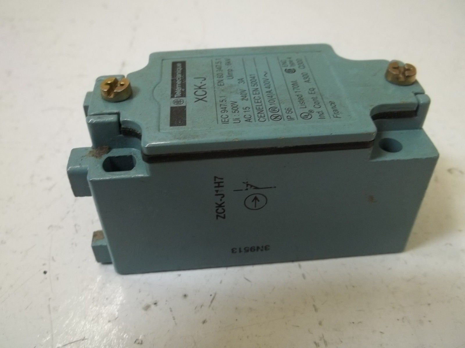 TELEMECANIQUE ZCK-J1H7 *USED*