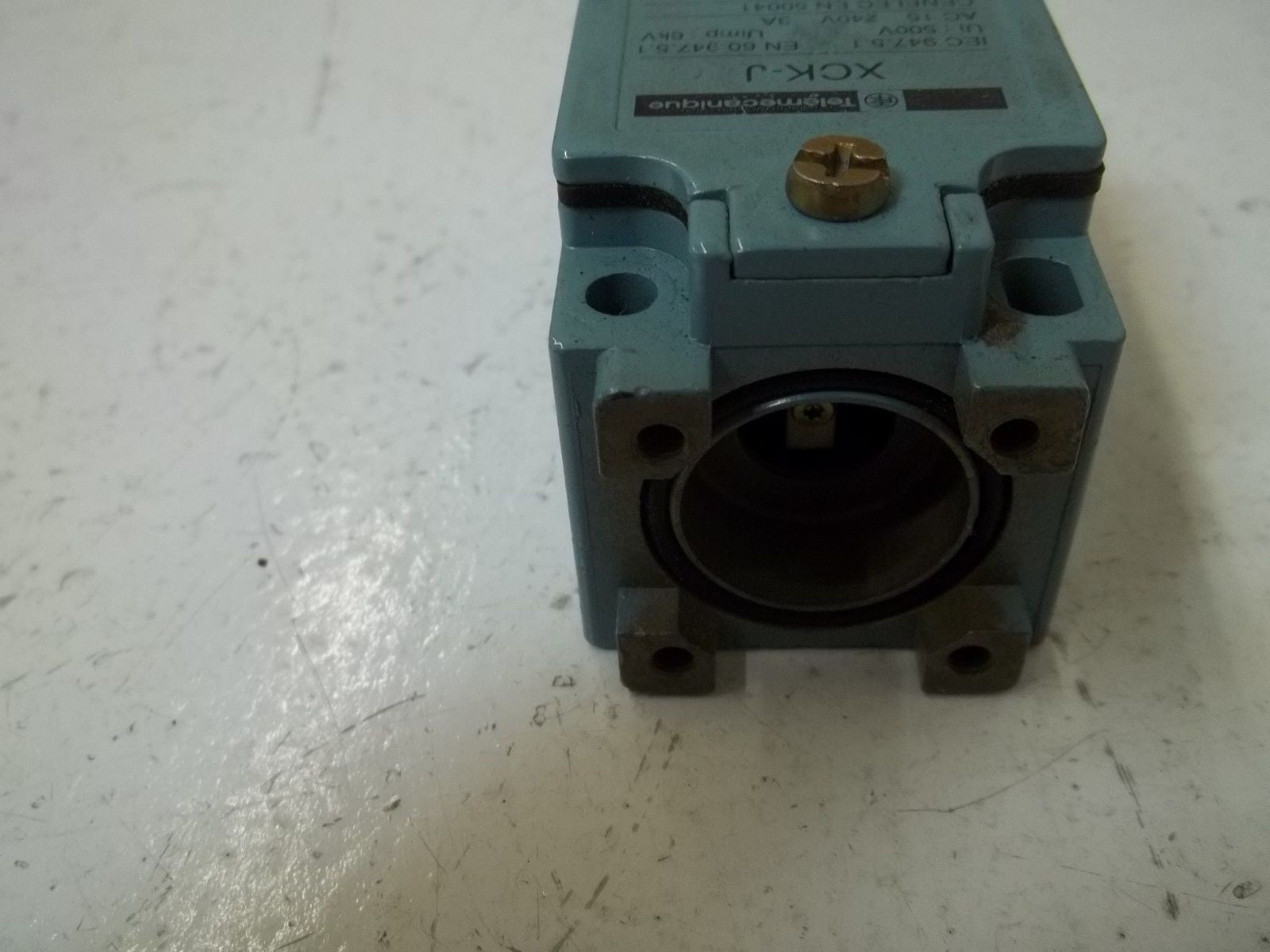 TELEMECANIQUE ZCK-J1H7 *USED*
