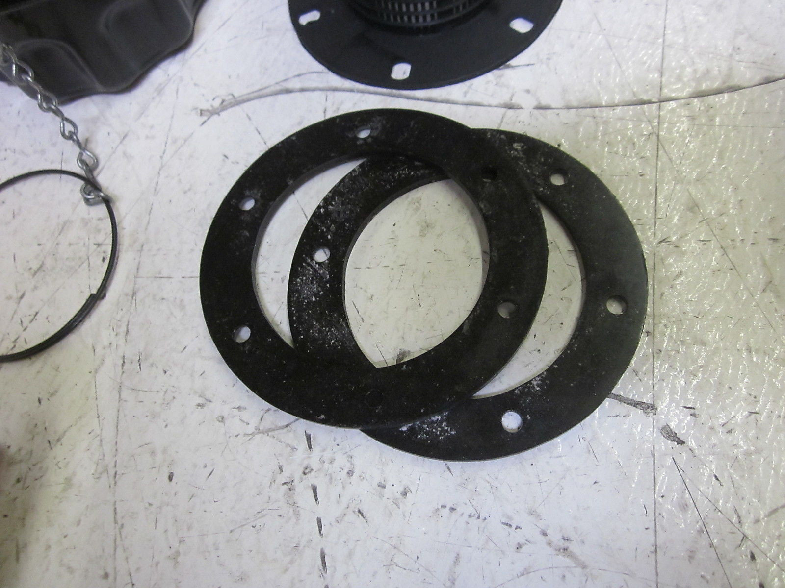 TENNANT COMPANY PARTS 34306 CAP, BREATEHR, HYD, W/ BASKET *NEW IN BOX*