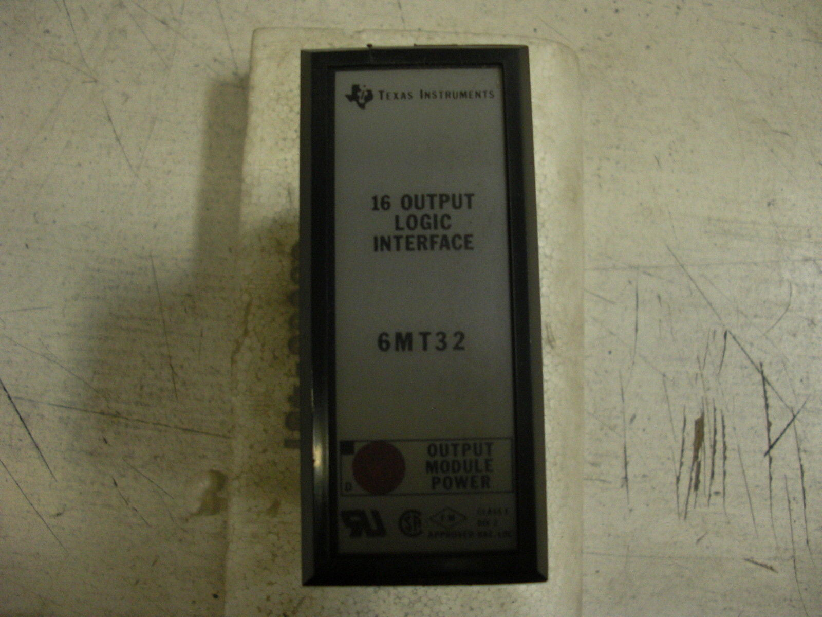 TEXAS INSTRUMENTS 6MT32 16 OUTPUT LOGIC INTERFACE *NEW NO BOX*