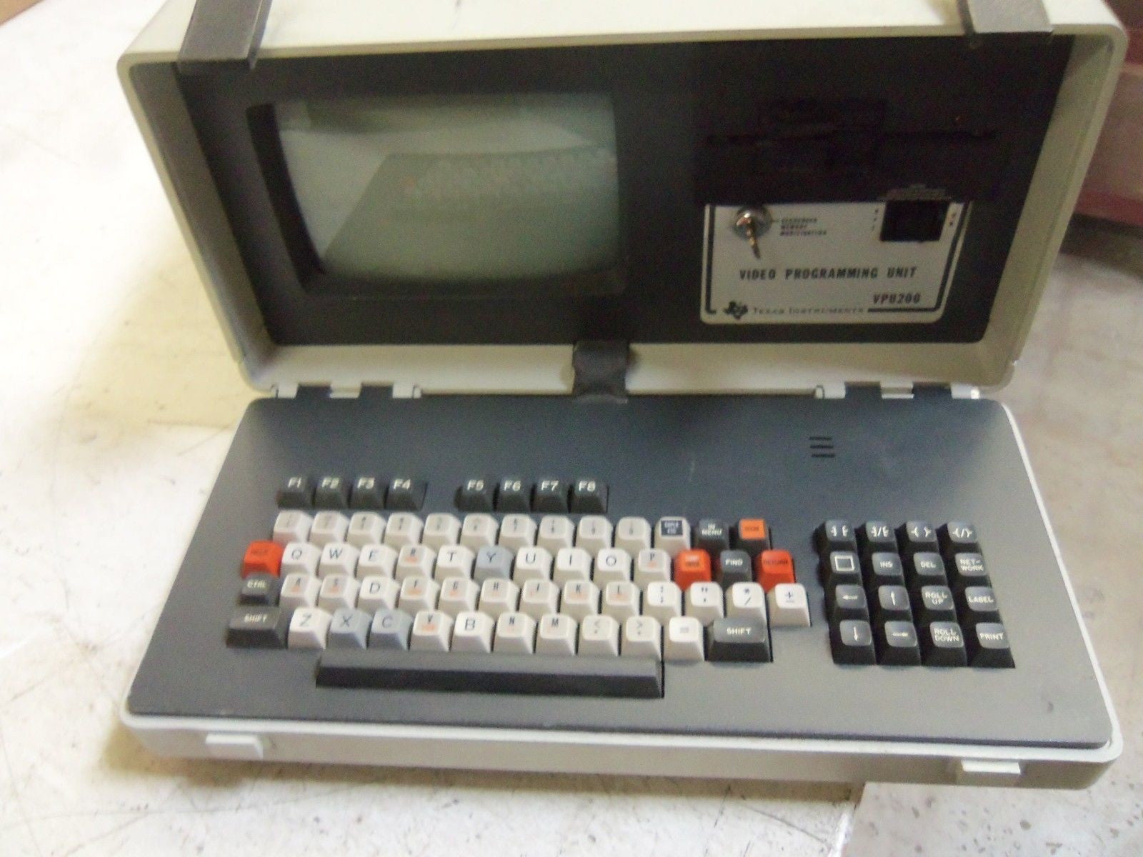 TEXAS INSTRUMENTS VPU200-3102 PROGRAMMER W/ INTEGRATED KEYBOARD *USED*