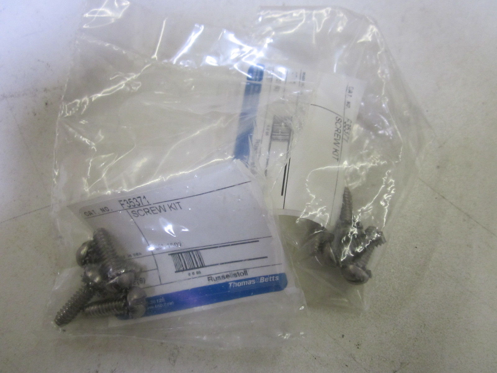 THOMAS&BETTS 3314 *NEW IN BOX*