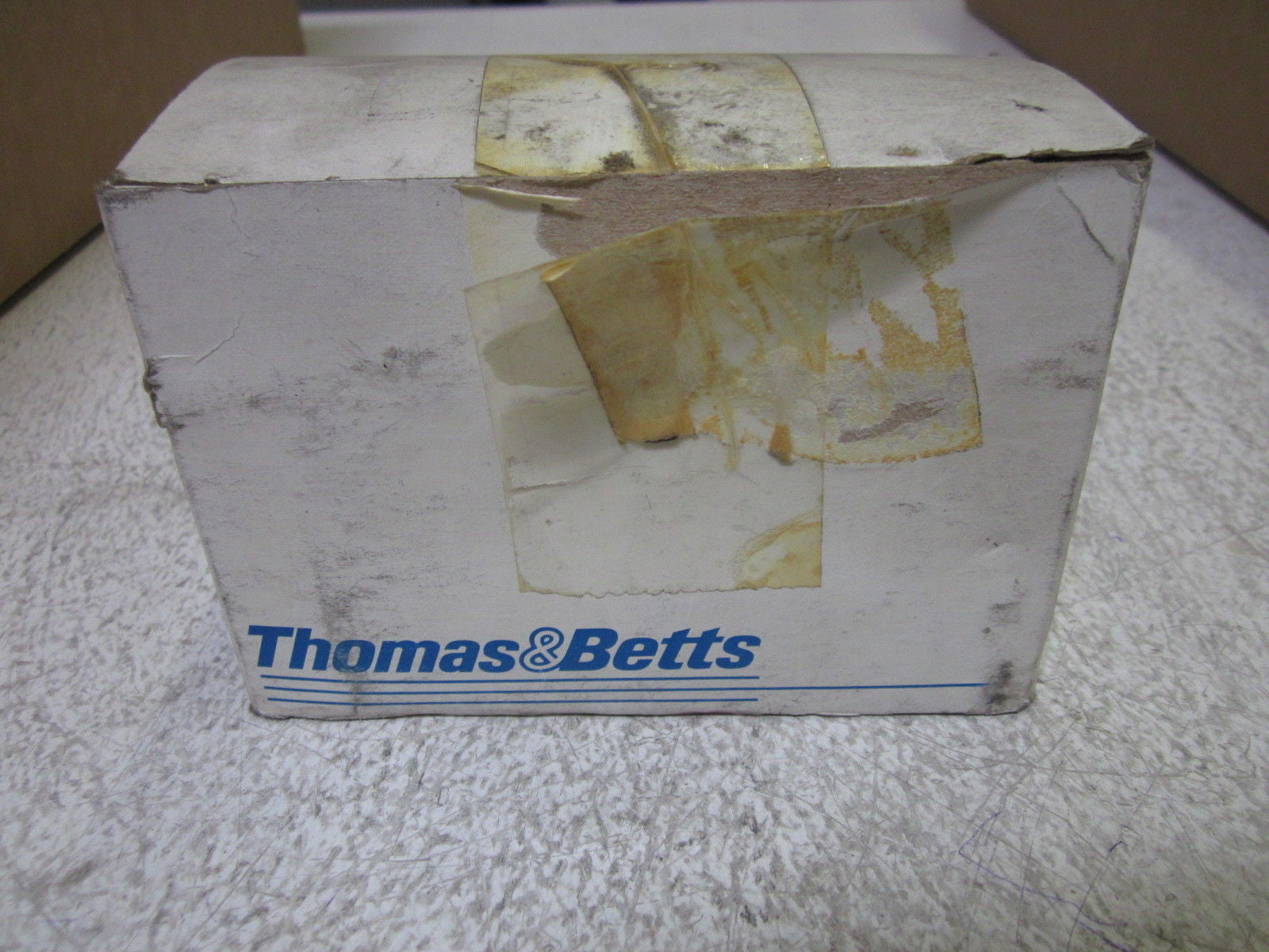 THOMAS & BETTS 3753 RECEPTACLE 250V 30A *NEW IN BOX*
