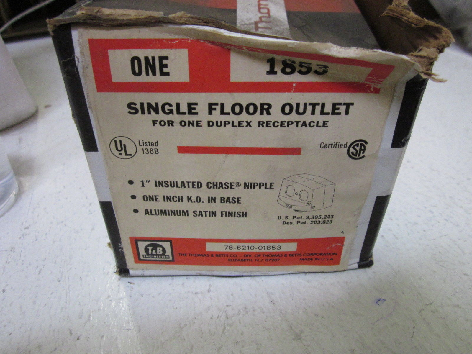 THOMAS & BETTS 78-6210-01853 SINGLE FLOOR OUTLET *NEW IN BOX*