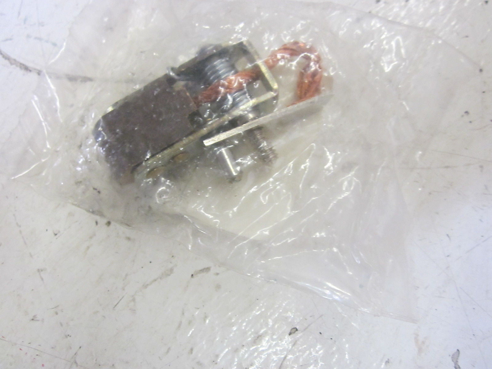 THOMAS & BETTS S20539X BRUSH CONTACT *NEW IN A FACTORY BAG*