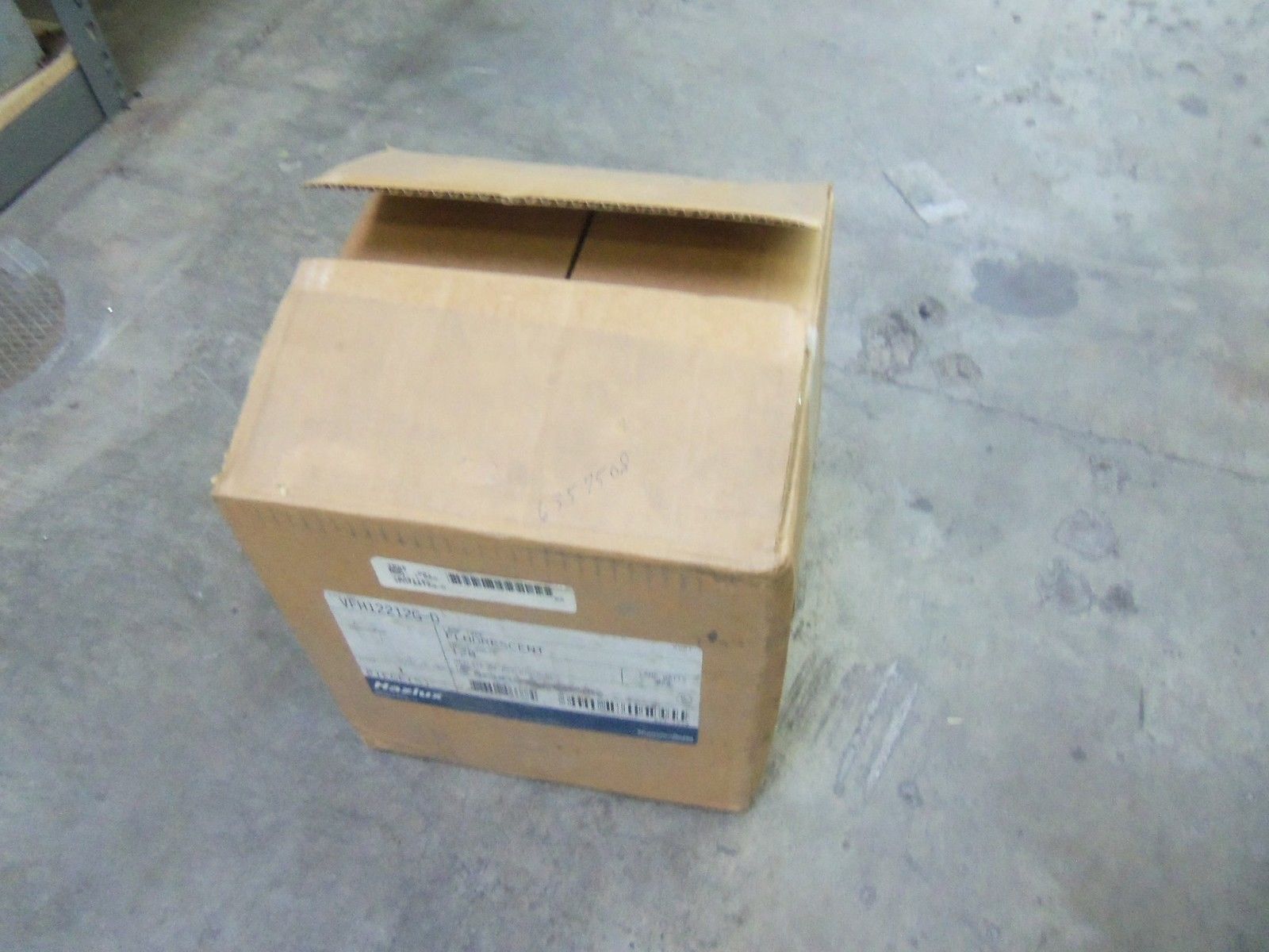 THOMAS & BETTS VFH12212G-D *NEW IN BOX*