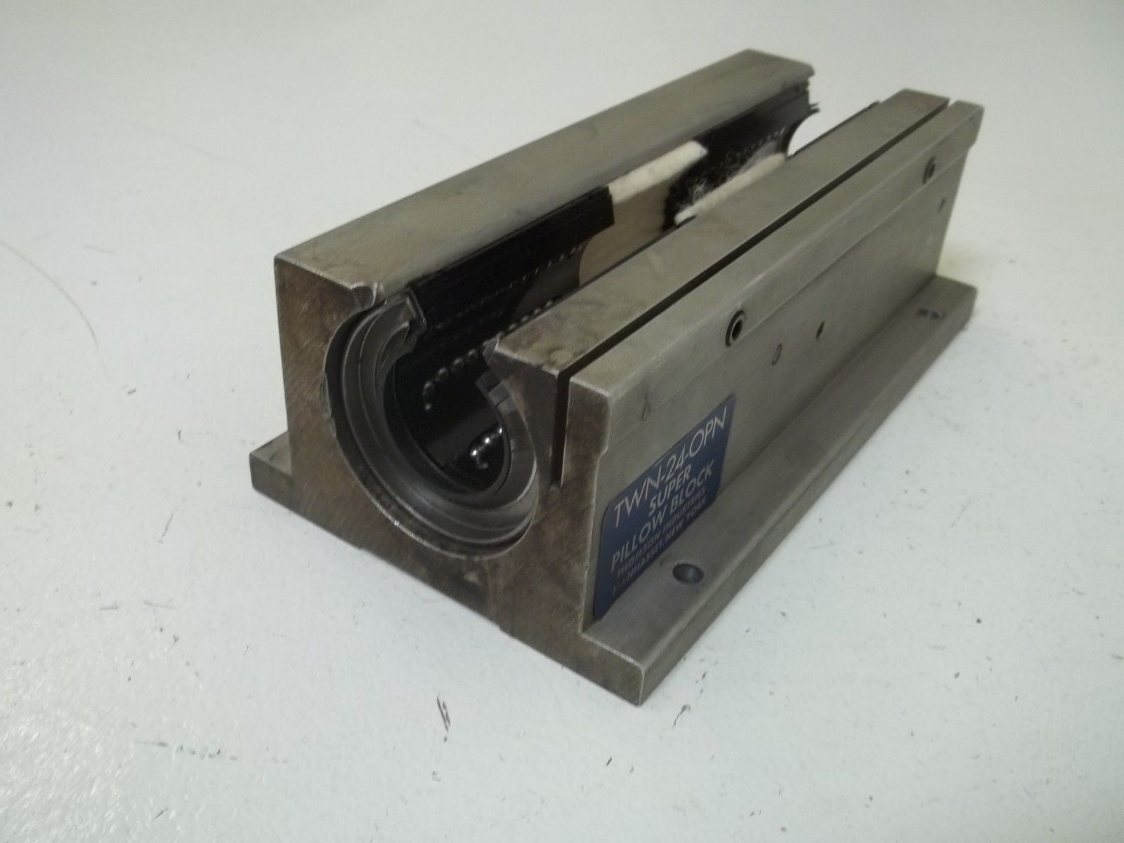 THOMSON INDUSTRIES TWN-24-OPN SUPER PILLOW BLOCK *USED*