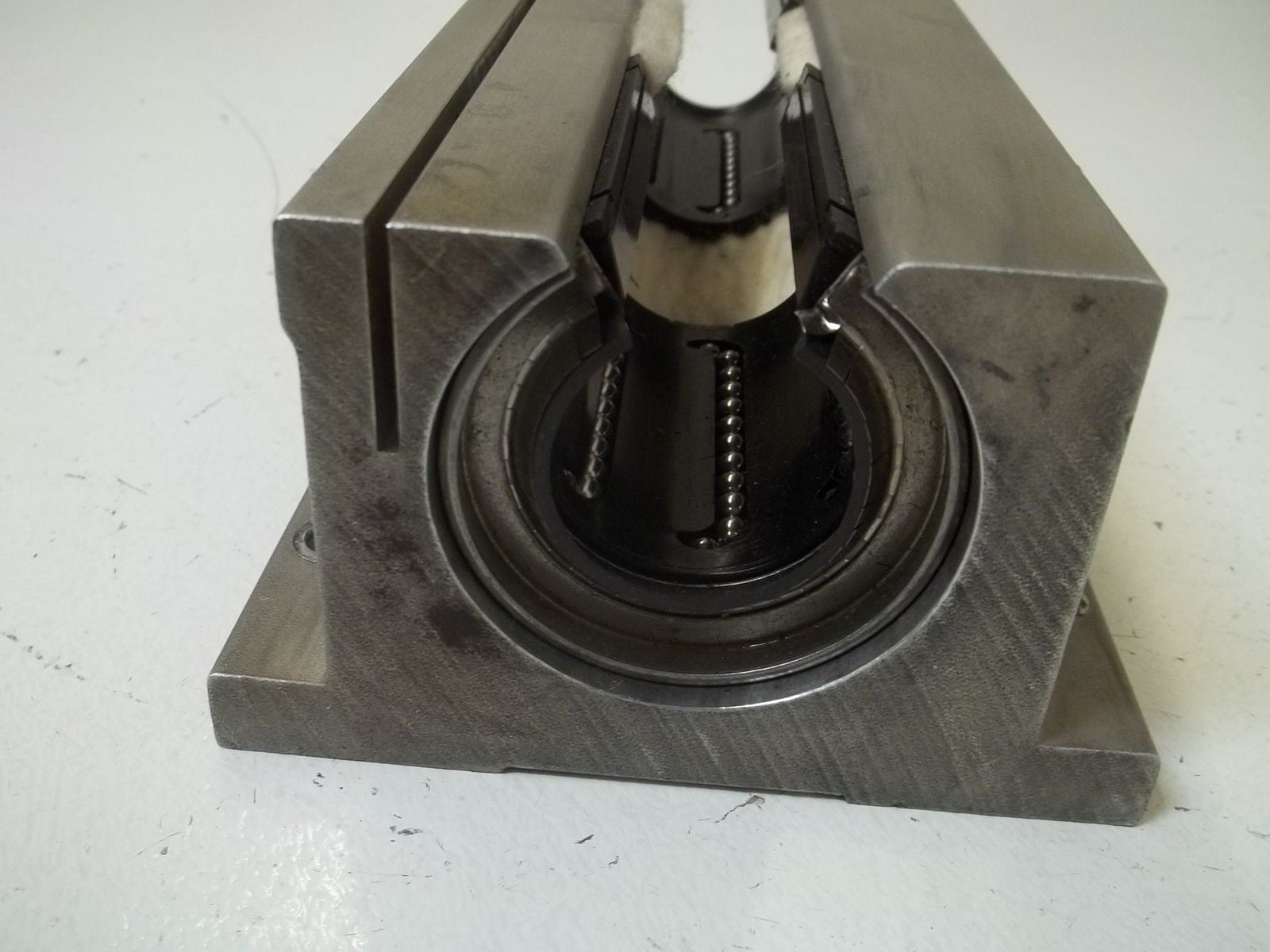 THOMSON INDUSTRIES TWN-24-OPN SUPER PILLOW BLOCK *USED*
