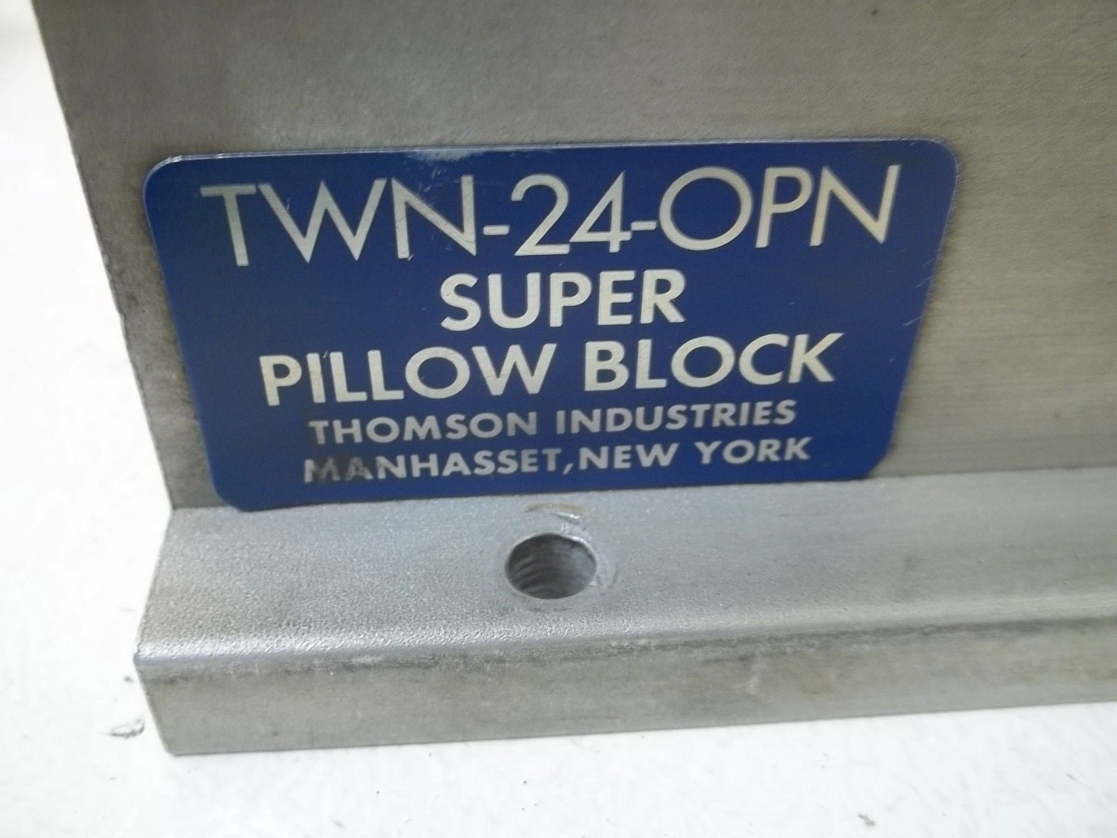 THOMSON INDUSTRIES TWN-24-OPN SUPER PILLOW BLOCK *USED*