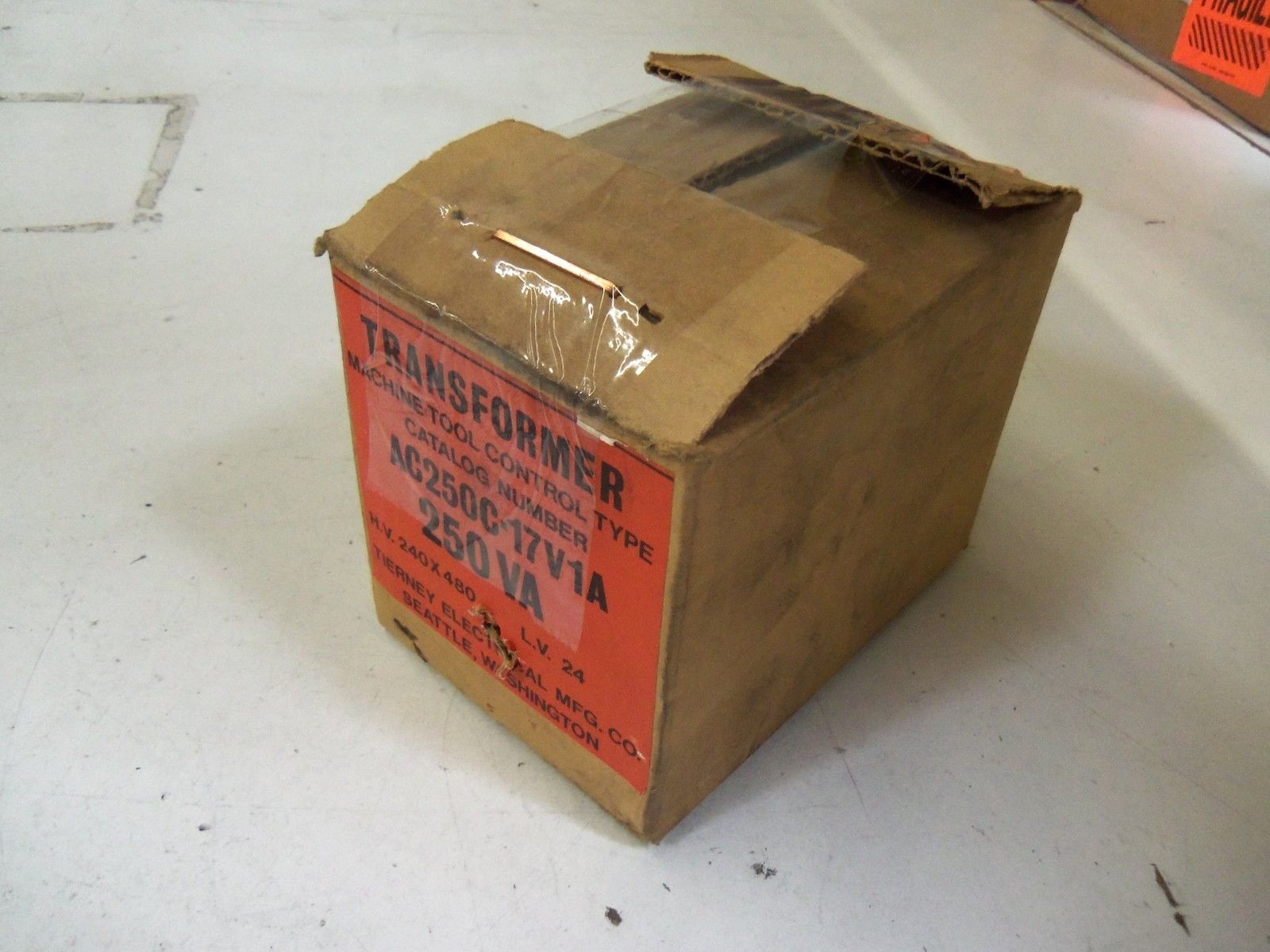 TIERNEY ELECTRICAL AC250C-17V1A *NEW IN BOX*