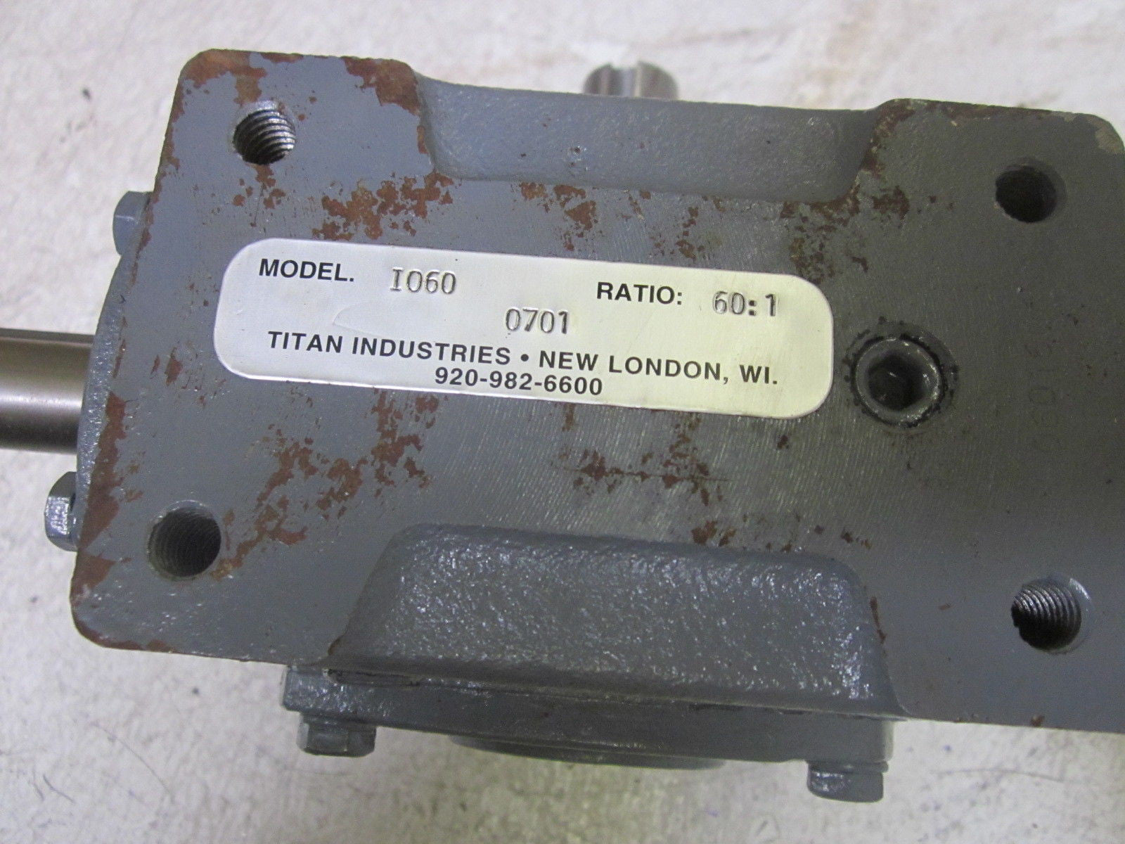 TITAN INDUSTRIAL I060 GEAR REDUCER *USED*
