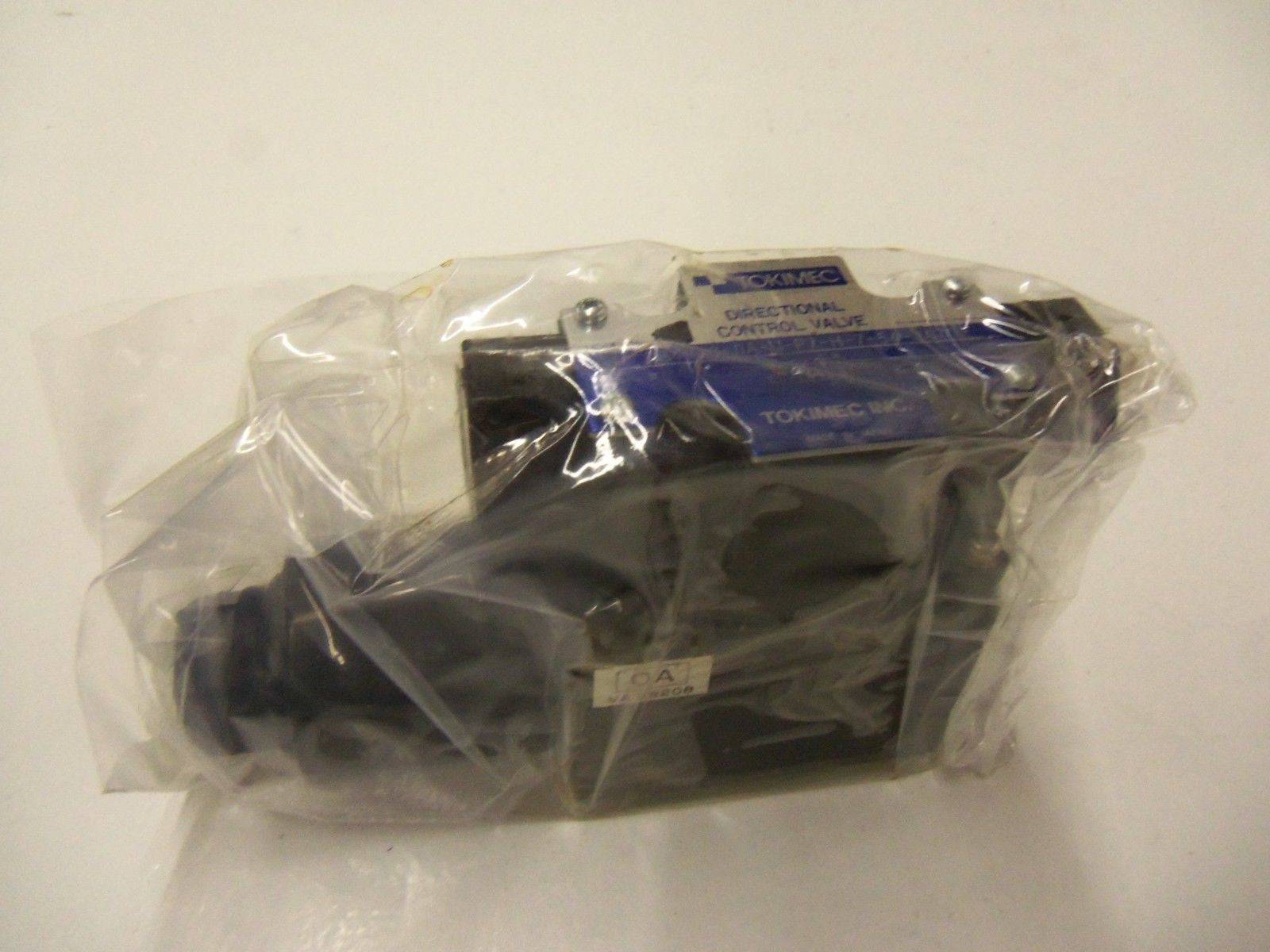 TOKIMEC DG4V-3-0A-M-P7-H-7-54-JA70 *NEW IN BOX*