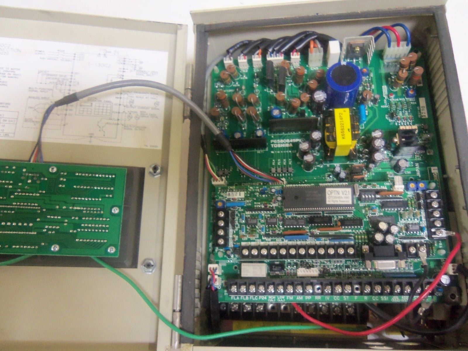 TOSHIBA TOSVERT-130G2 VT130G2U4025 TRANSISTOR INVERTER *USED*