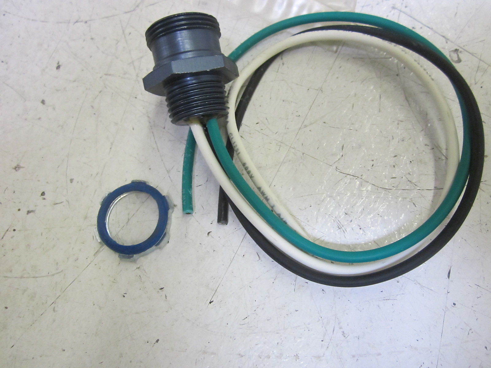 TPC WIRE & CABLE 83300 MALE RECEPTACLE 3P MALE RECEPTACLE *NEW IN A BAG*