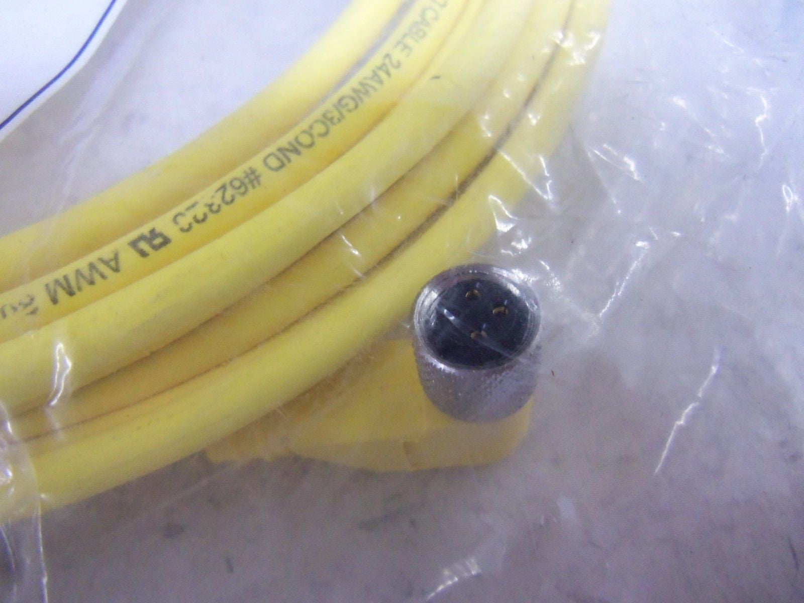 TPC WIRE & CABLE CA13D33M006 FEMALE PLUG  *NEW IN  A FACTORY BAG*