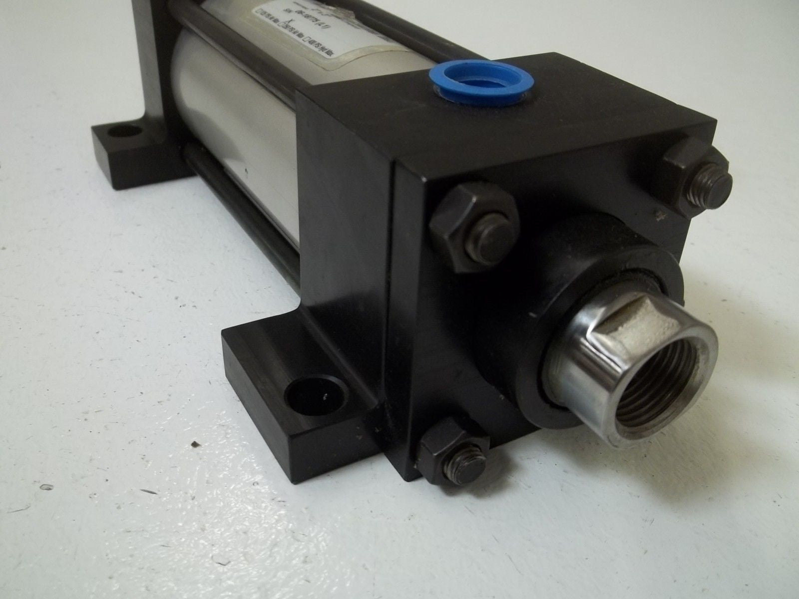 TRD MANUFACTURING, INC. 06-18775(L1) 2"X3"  PNEUMATIC CYLINDER *USED*