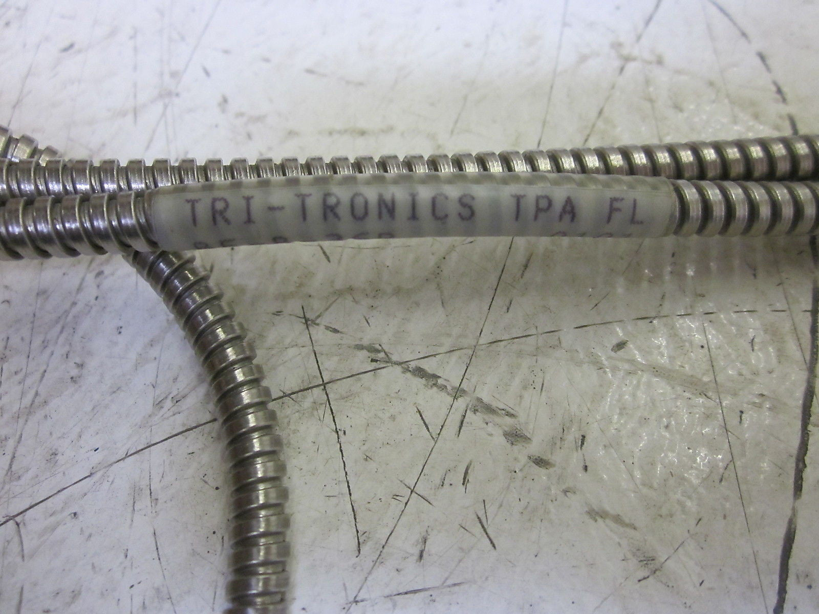 TRI-TRONICS BF-B-36R FIBER OPTIC LIGHT GUIDE  *USED*