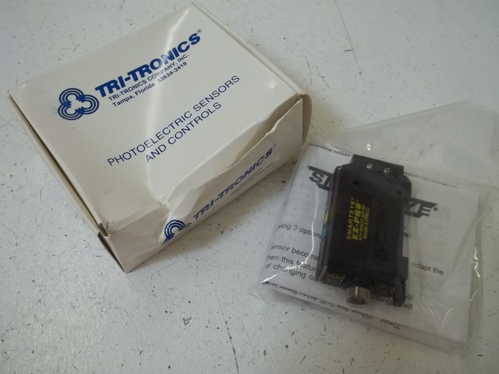 TRI-TRONICS EZPWLCF4 PHOTOELECTRIC SENSORS AND CONTROLS *NEW IN BOX*