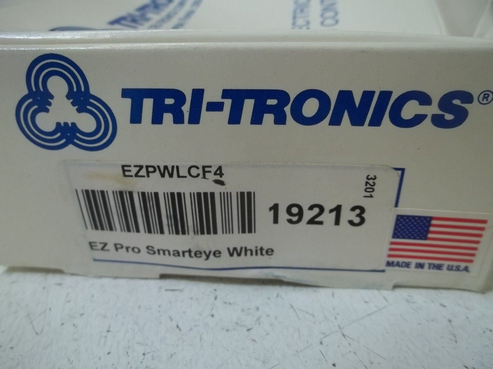 TRI-TRONICS EZPWLCF4 PHOTOELECTRIC SENSORS AND CONTROLS *NEW IN BOX*
