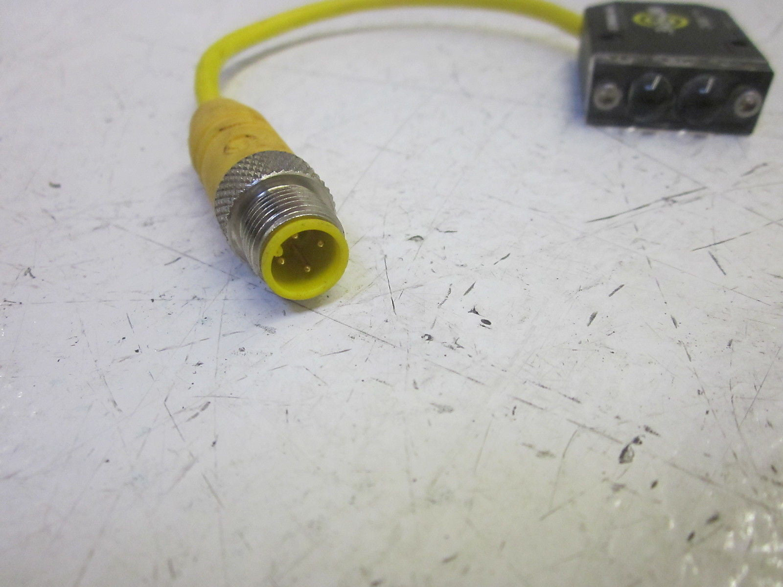 TRI-TRONICS MITY-EYE MDIC PHOTOELECTRIC SENSOR  *USED*